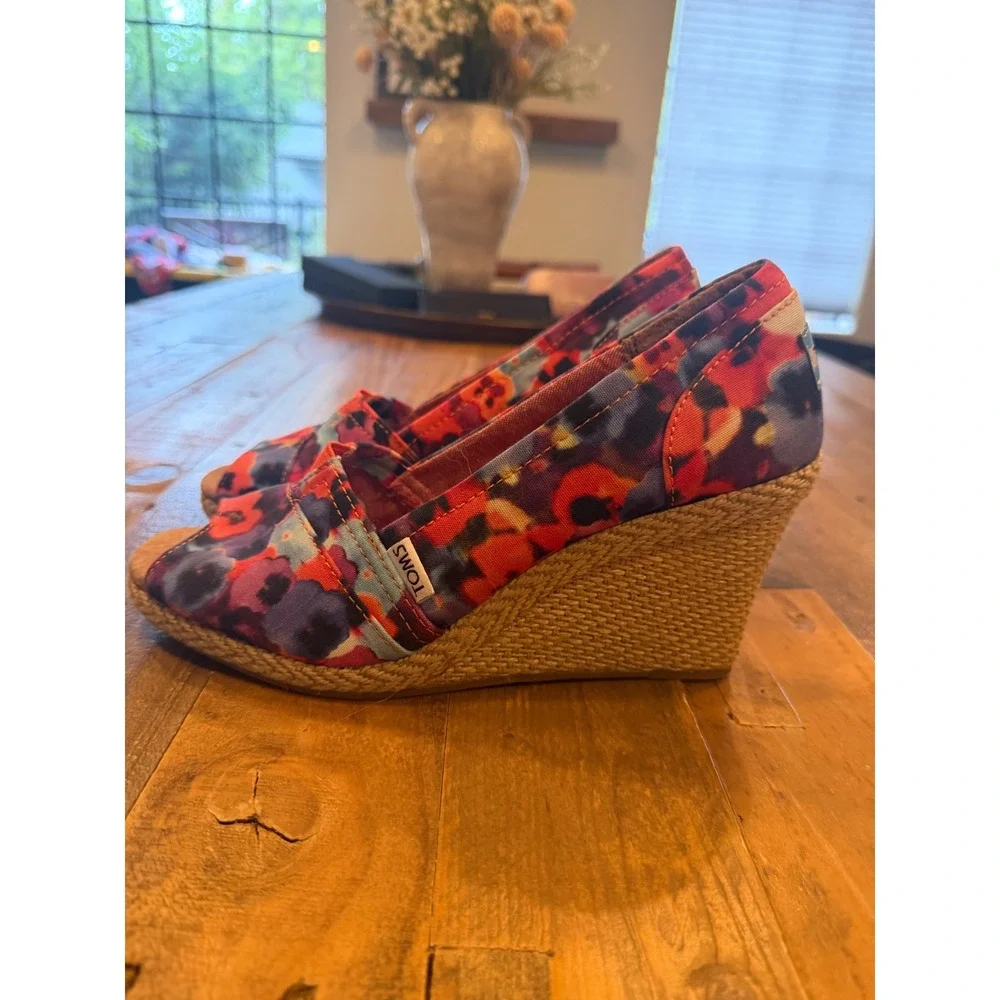 TOMS Calypso Floral Canvas Wedge Sandals Multi Color Peep Toe Espadrilles W 8.5